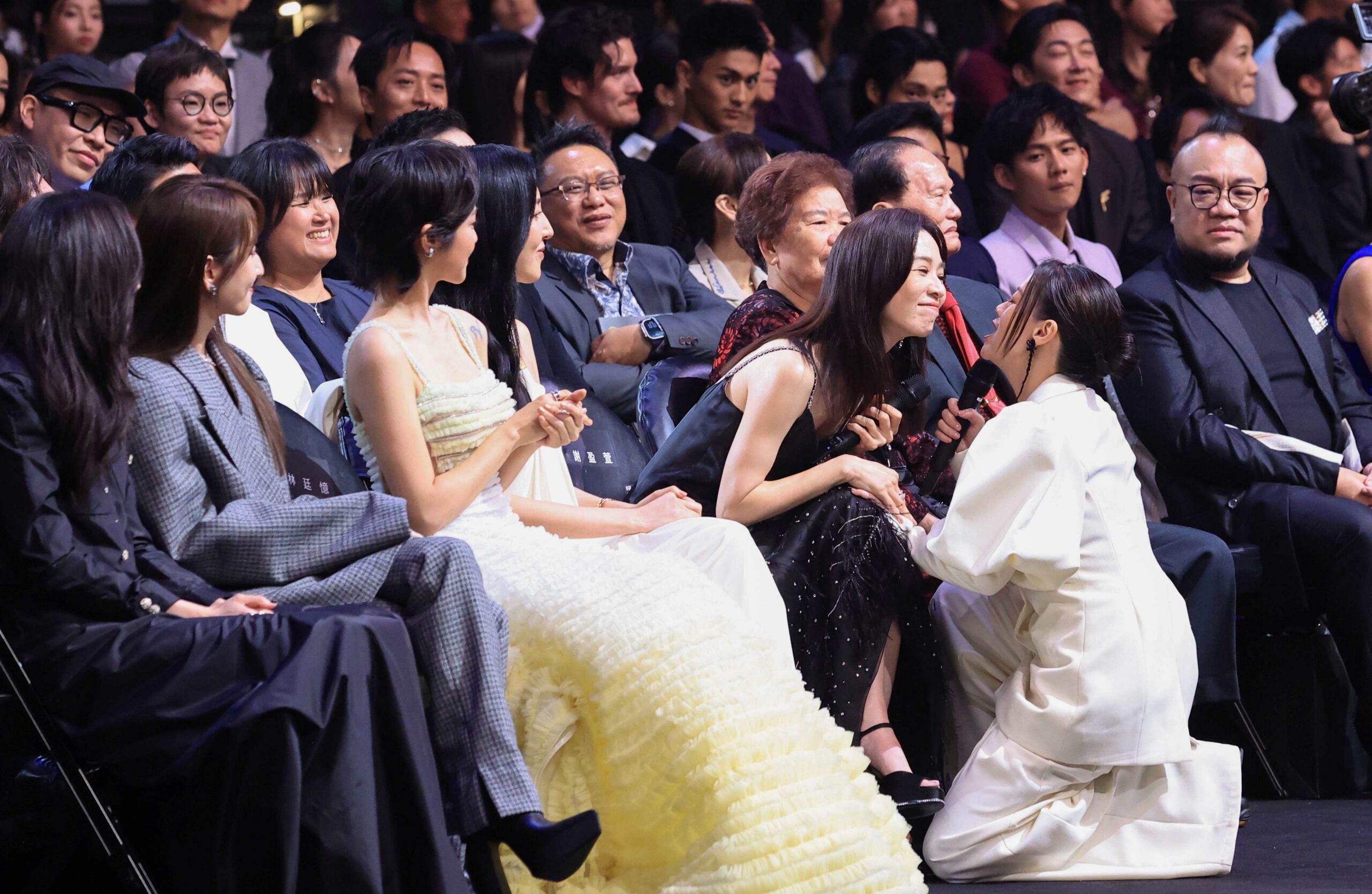 金鐘60打造史上最強典禮 收視 網路雙破紀錄共吸引超過1,400萬觀看 | 索引新聞 INDEX News