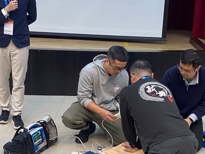 《圖說》學員實務操作演練。〈消防局提供〉