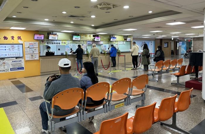 《圖說》新北市立聯合醫院藥劑科櫃檯。〈衛生局提供〉