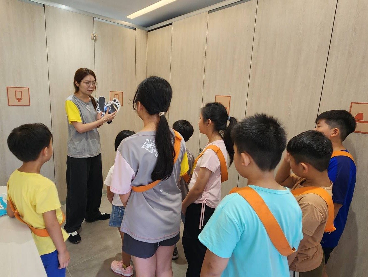 新北開學日迎新！免費午餐上路、鮮奶擴大至國中　教育局走訪校園關心開學情形
